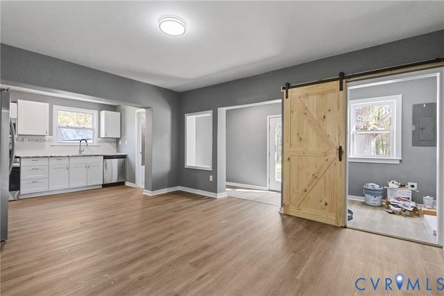 8464 Shady Grove Rd, Mechanicsville, VA 23116