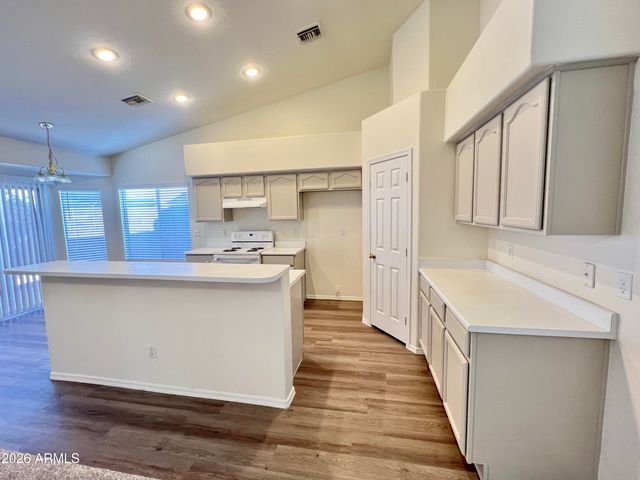 6910 E MADERO Avenue, Mesa, AZ 85209