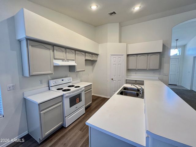 6910 E MADERO Avenue, Mesa, AZ 85209