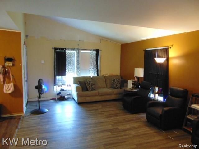 445 Navahoe Street, Detroit, MI 48215