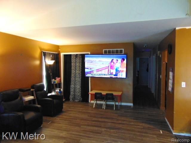445 Navahoe Street, Detroit, MI 48215