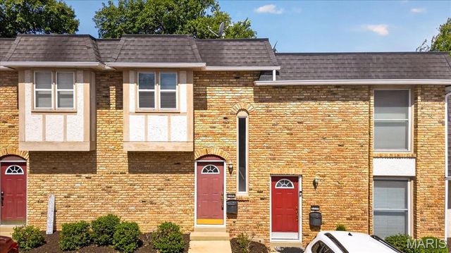 1107 Rue La Chelle Walk 1107, St Louis, MO 63141