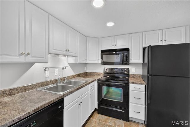 1107 Rue La Chelle Walk 1107, St Louis, MO 63141