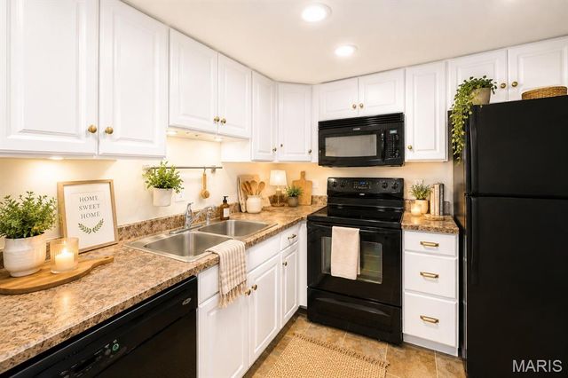 1107 Rue La Chelle Walk 1107, St Louis, MO 63141
