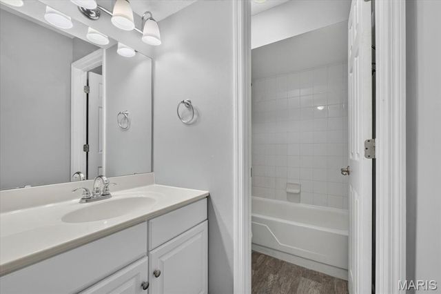 1107 Rue La Chelle Walk 1107, St Louis, MO 63141