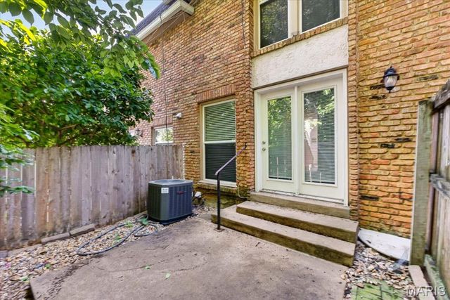 1107 Rue La Chelle Walk 1107, St Louis, MO 63141