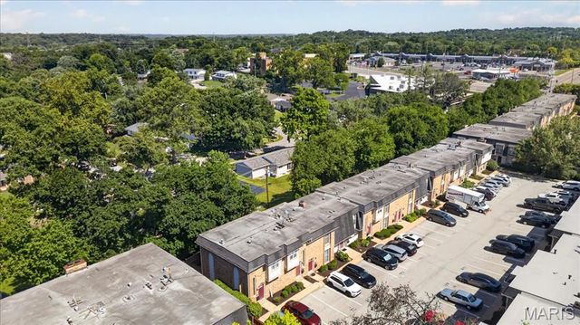1107 Rue La Chelle Walk 1107, St Louis, MO 63141