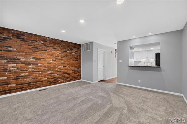 1107 Rue La Chelle Walk 1107, St Louis, MO 63141