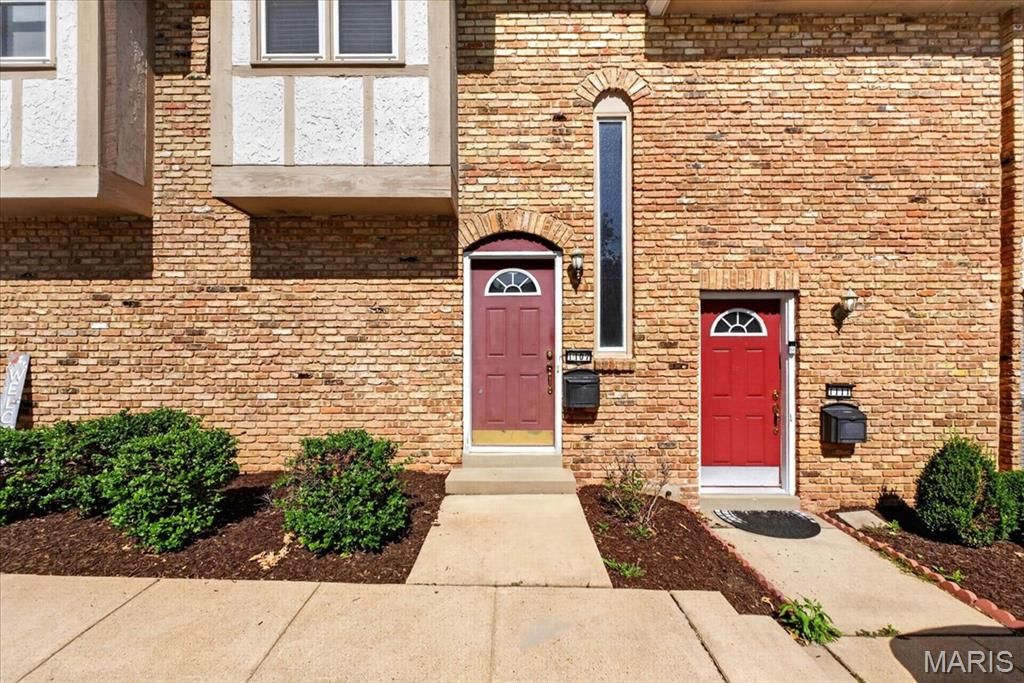 1107 Rue La Chelle Walk 1107, St Louis, MO 63141