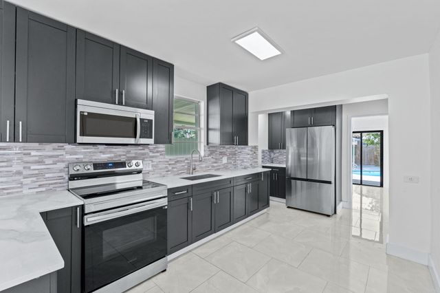 4324 Garden Avenue, West Palm Beach, FL 33405