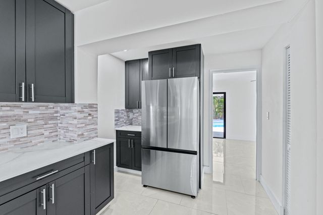 4324 Garden Avenue, West Palm Beach, FL 33405
