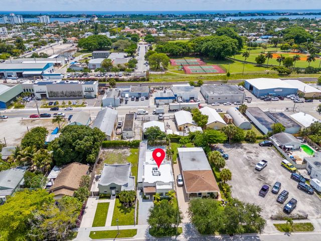 4324 Garden Avenue, West Palm Beach, FL 33405