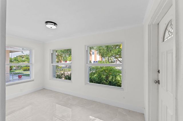 4324 Garden Avenue, West Palm Beach, FL 33405