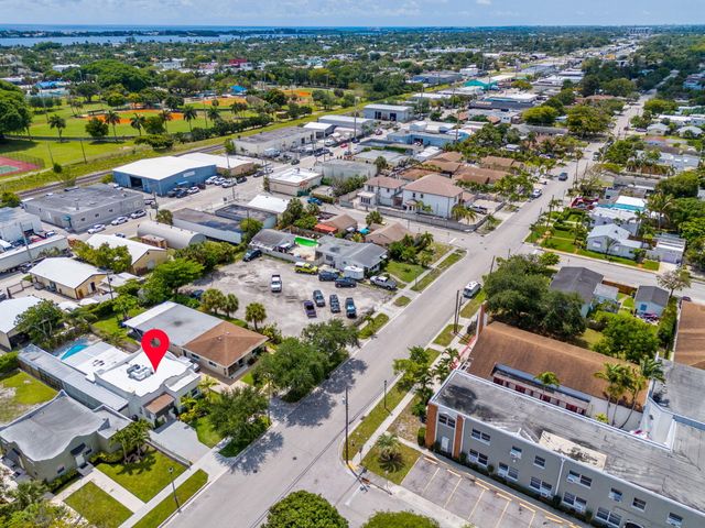 4324 Garden Avenue, West Palm Beach, FL 33405