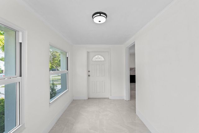 4324 Garden Avenue, West Palm Beach, FL 33405