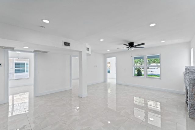 4324 Garden Avenue, West Palm Beach, FL 33405