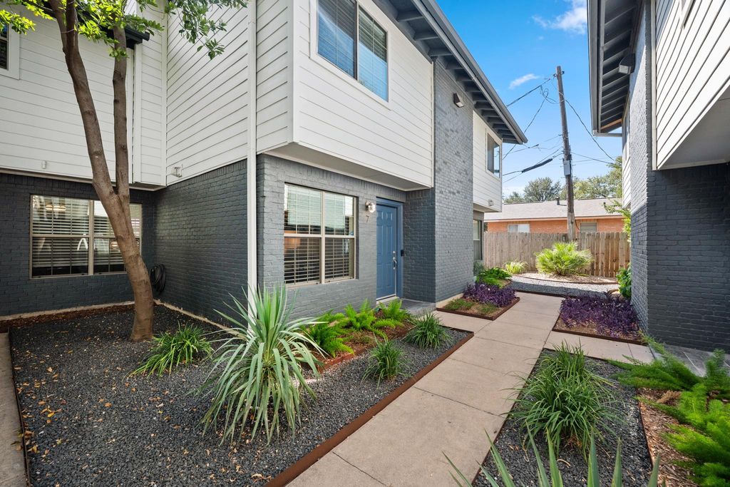 2101 Polaris Ave 7, Austin, TX 78757