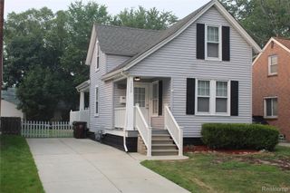1552 Brys Drive, Grosse Pointe Woods, MI 48236