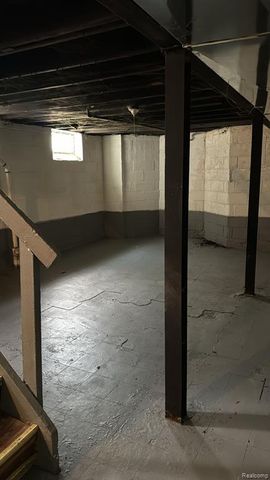 15480 Saratoga Street, Detroit, MI 48205