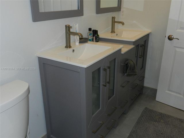 305 NW 42nd St, Boca Raton, FL 33431