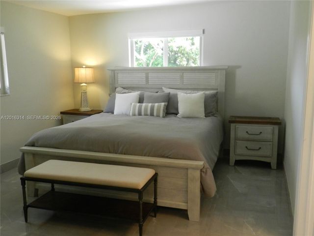 305 NW 42nd St, Boca Raton, FL 33431