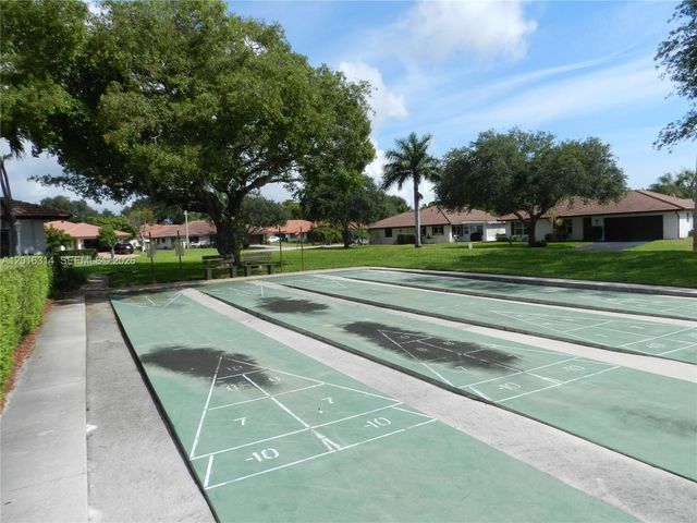 305 NW 42nd St, Boca Raton, FL 33431