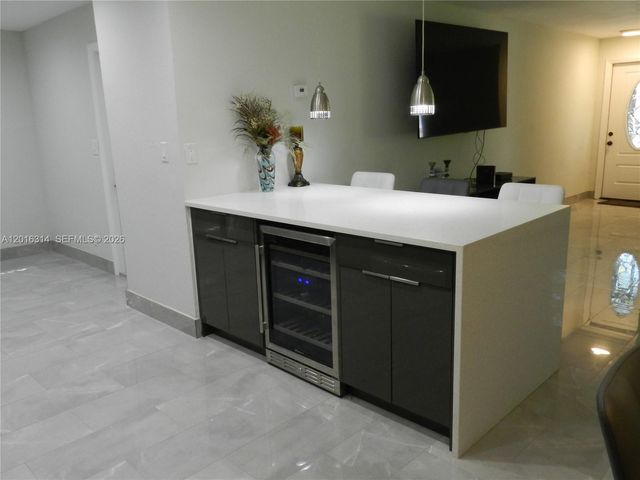 305 NW 42nd St, Boca Raton, FL 33431