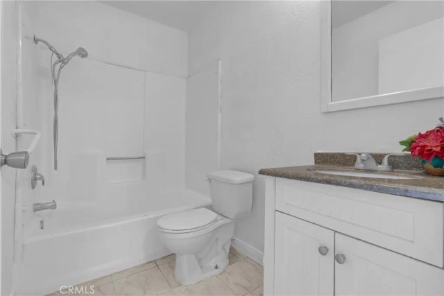 22214 Horst, Hawaiian Gardens, CA 90716