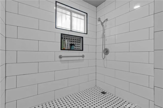 22214 Horst, Hawaiian Gardens, CA 90716