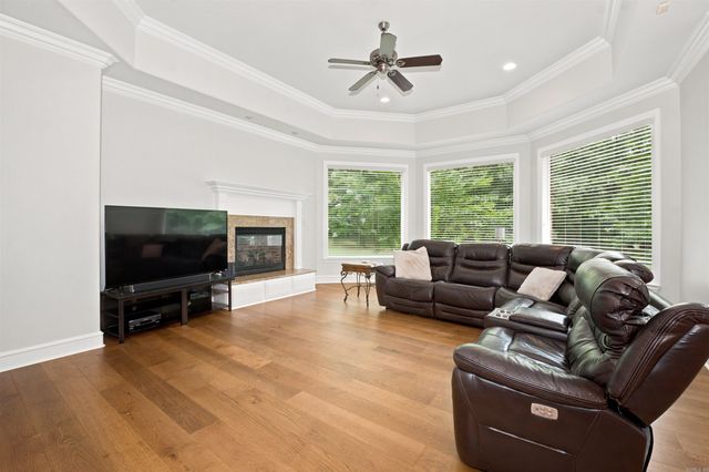 200 W Hillcrest Drive, Alexander, AR 72002
