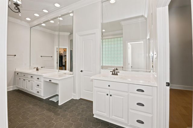 200 W Hillcrest Drive, Alexander, AR 72002