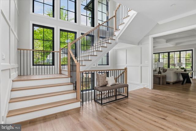 1515 CRESTWOOD LN, Mclean, VA 22101