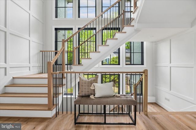 1515 CRESTWOOD LN, Mclean, VA 22101