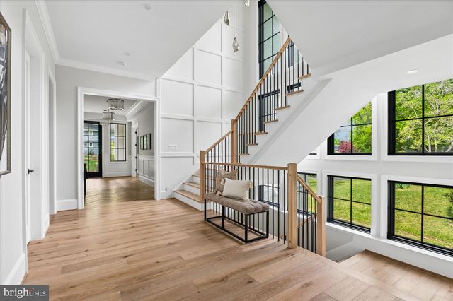 1515 CRESTWOOD LN, Mclean, VA 22101