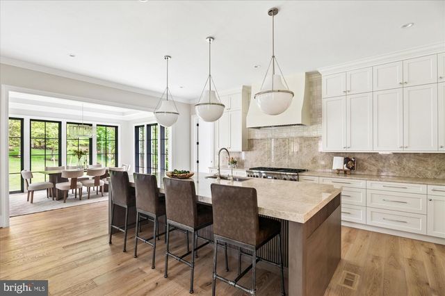1515 CRESTWOOD LN, Mclean, VA 22101