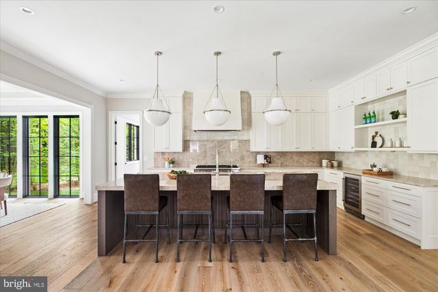 1515 CRESTWOOD LN, Mclean, VA 22101