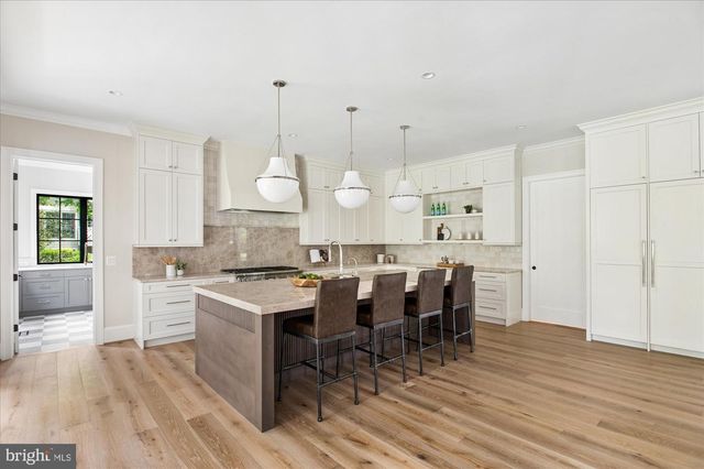 1515 CRESTWOOD LN, Mclean, VA 22101