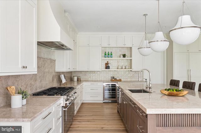 1515 CRESTWOOD LN, Mclean, VA 22101