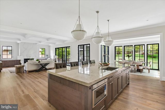1515 CRESTWOOD LN, Mclean, VA 22101