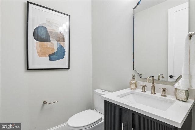 1515 CRESTWOOD LN, Mclean, VA 22101