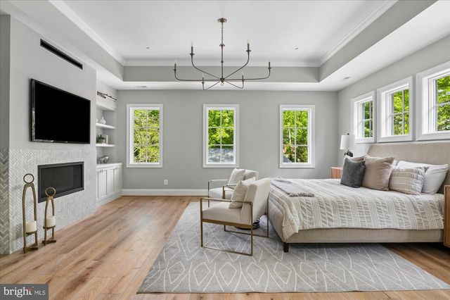 1515 CRESTWOOD LN, Mclean, VA 22101