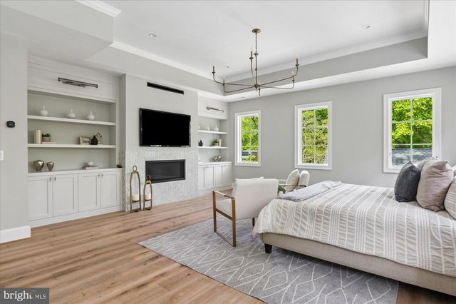 1515 CRESTWOOD LN, Mclean, VA 22101