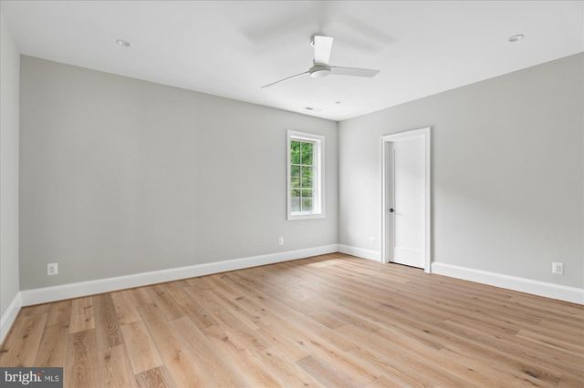 1515 CRESTWOOD LN, Mclean, VA 22101