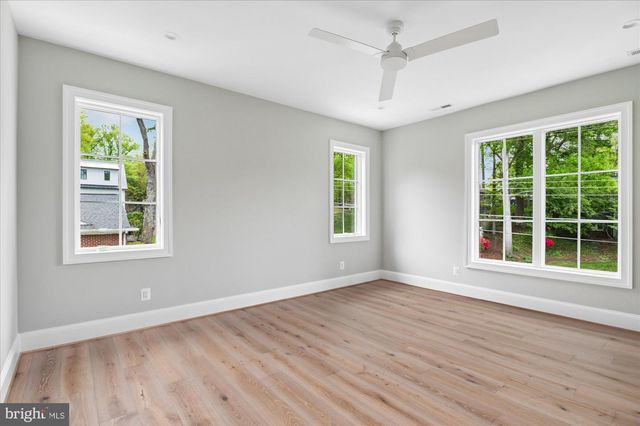 1515 CRESTWOOD LN, Mclean, VA 22101