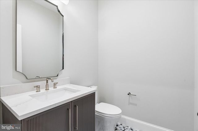 1515 CRESTWOOD LN, Mclean, VA 22101