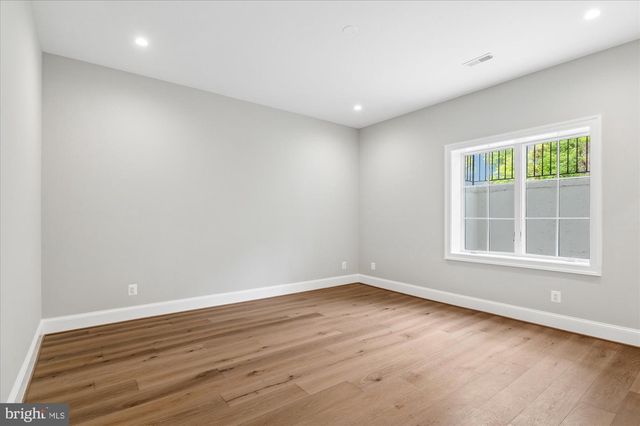 1515 CRESTWOOD LN, Mclean, VA 22101