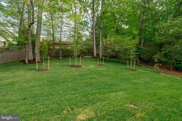 1515 CRESTWOOD LN, Mclean, VA 22101