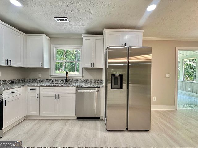 115 Creekside Lane, Covington, GA 30016