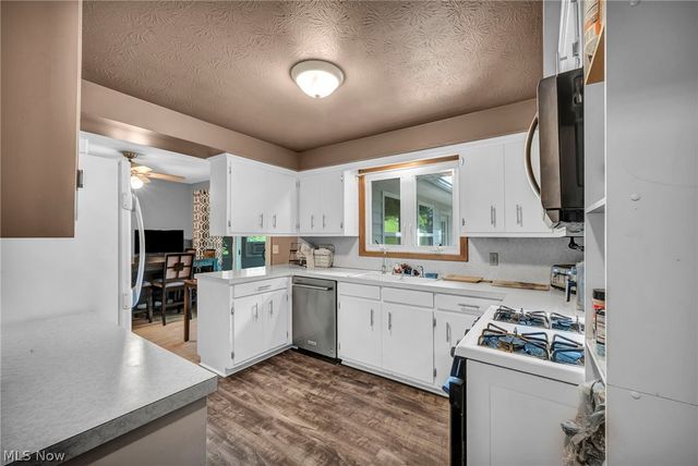 6321 Cardinal Hill NW, North Canton, OH 44720