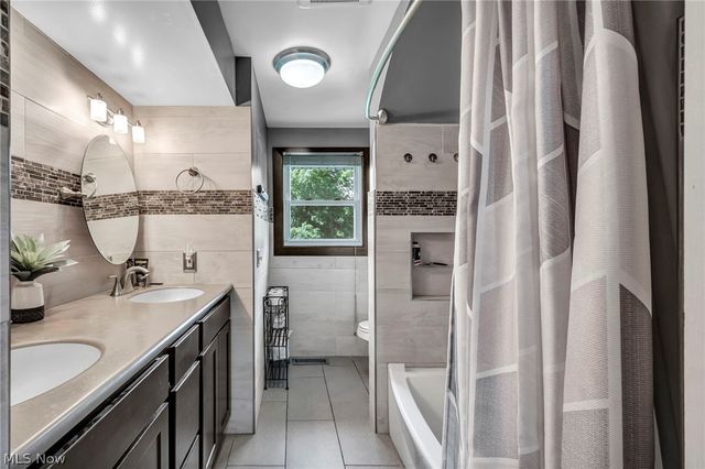 6321 Cardinal Hill NW, North Canton, OH 44720